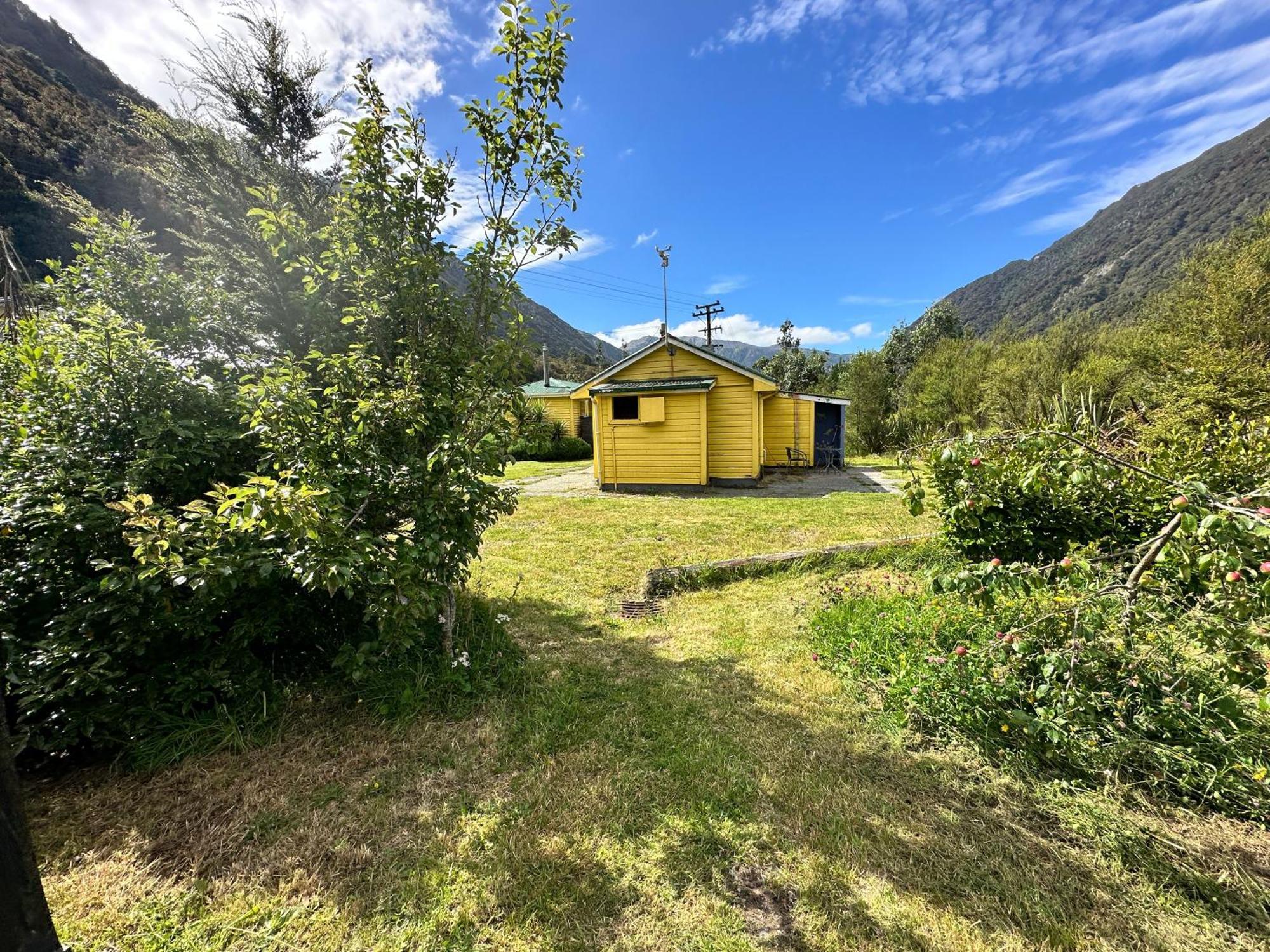 Rustic, Basic Cosy Alpine Hut, In The Middle Of The Mountains Villa Otira Exterior photo